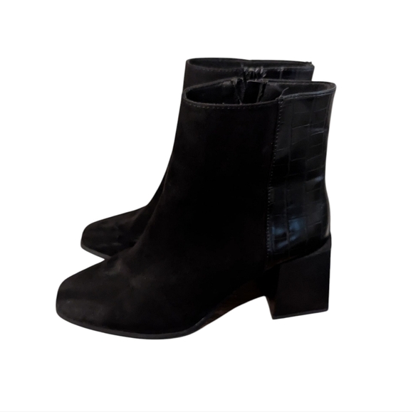 Asos Design, Chunky Heel Black Ankle Boots - Picture 2 of 3